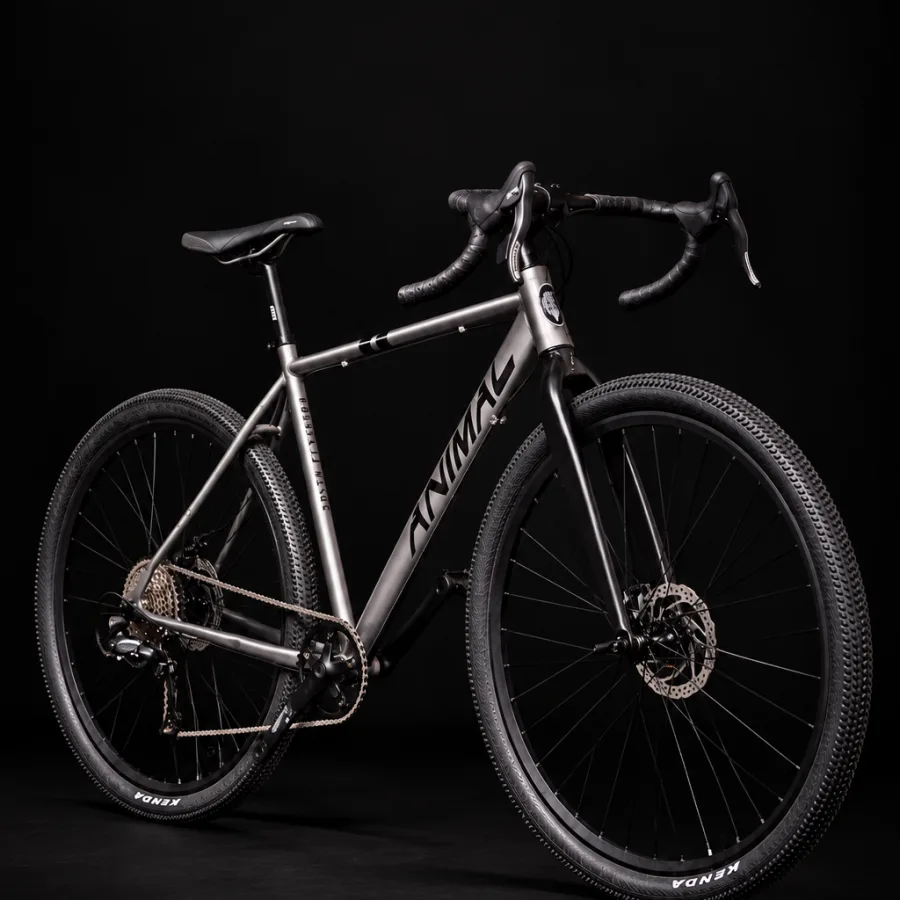 Strong Rhino – 9V Acero personalizada por Animal Cycles